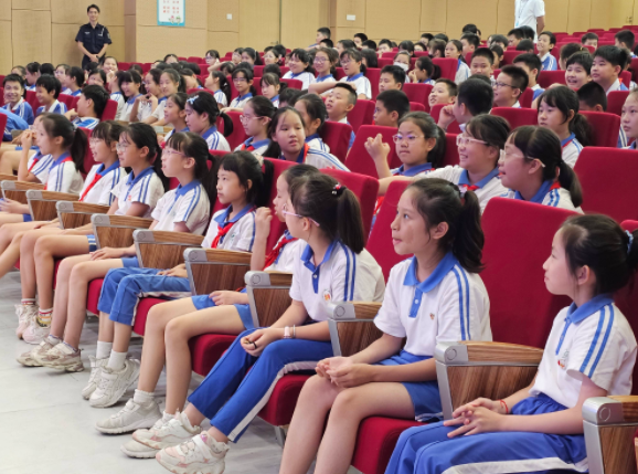其最大生命值正可谓攻防兼备可突击可辅佐战场所向披靡