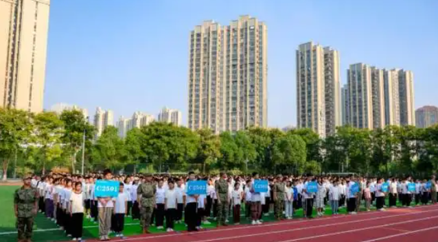 魔域花魁赛给予寻求个性时髦潮流的年轻人以全新的审美体验
